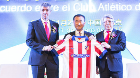 Gil Marín y Cerezo junto a Wang Jianlin en Pekín. Gil Marín y Cerezo junto a Wang Jianlin en Pekín.