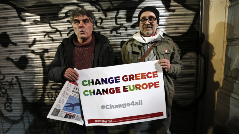 Simpatizantes de Syriza, con pancartas con el lema electoral de la formación, en el mitin de cierre de campaña en Atenas. REUTERS/Yannis Behrakis