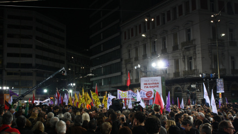 Los asistentes al mitin de cierre de campaña de Syriza, en Atenas. SARA SERRANO