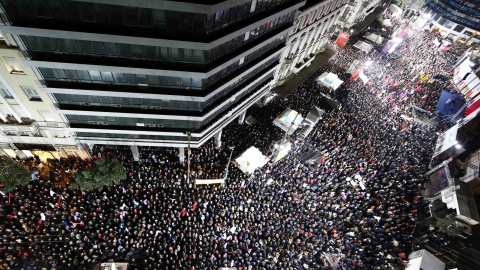 Vista aérea de las miles de simpatizantes y seguidores de Syriza que han acudido al mitin de cierre de campaña en Atenas.. REUTERS/Marko Djurica