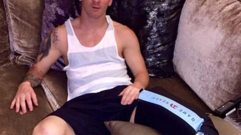 Fotografía que ha colgado Messi en Facebook con la máquina Game Ready. Fotografía que ha colgado Messi en Facebook con la máquina Game Ready.