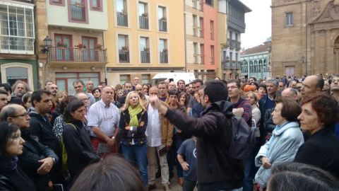 Momento durante una de las rutas turísticas que rememora la revolución Momento durante una de las rutas turísticas que rememora la revolución