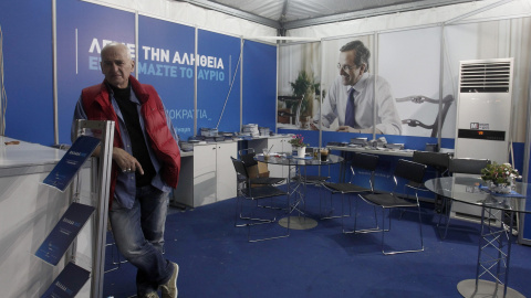 Seguidores de Nueva Democracia siguen los resultados de las elecciones, en las que los conservadores han sido derrotados. EFE/EPA/ALEXANDROS VLACHOS