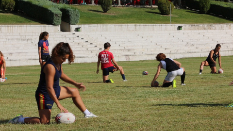 La selección femenina de rugby, durante el entrenamiento en el Campo Central.