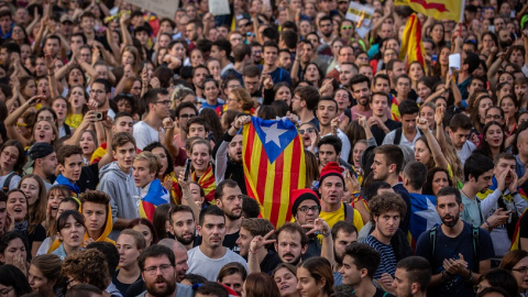 Una multitud se concentra con esteladas en la manifestación de los CDR del pasado 18 de octubre. EUROPA PRESS Una multitud se concentra con esteladas en la manifestación de los CDR del pasado 18 de octubre. EUROPA PRESS