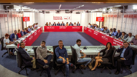 Reunión de la Ejecutiva Federal del PSOE celebrada hoy en la sede de Ferraz. EFE/Rodrigo Jiménez Reunión de la Ejecutiva Federal del PSOE celebrada hoy en la sede de Ferraz. EFE/Rodrigo Jiménez