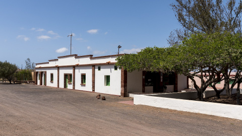 Vista actual del Albergue en Tefía donde se ubicaba el campo de concentración en 1955. Cabildo de Fuerteventura Vista actual del Albergue en Tefía donde se ubicaba el campo de concentración en 1955. Cabildo de Fuerteventura
