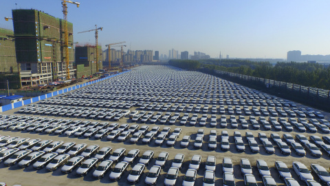 Un parking lleno de coches nuevos de Volkswagen en China./REUTERS Un parking lleno de coches nuevos de Volkswagen en China./REUTERS