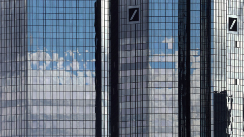 El logo del banco Deutsche Bank en su sede en Fráncfort. REUTERS/Kai Pfaffenbach El logo del banco Deutsche Bank en su sede en Fráncfort. REUTERS/Kai Pfaffenbach