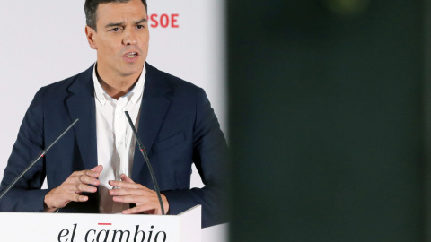 El secretario general del PSOE, Pedro Sánchez, presenta un plan de choque por el empleo juvenil. EFE/Ballesteros El secretario general del PSOE, Pedro Sánchez, presenta un plan de choque por el empleo juvenil. EFE/Ballesteros