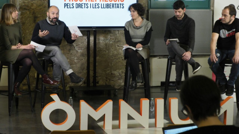 La presentació del mapa de la repressió, amb Marcel Mauri (Òmnium), Anaïs Franquesa (Irídia), Xavier Pellicer (Alerta Solidària) i David Fernàndez. ÒMNIUM CULTURAL La presentació del mapa de la repressió, amb Marcel Mauri (Òmnium), Anaïs Franquesa (Irídia), Xavier Pellicer (Alerta Solidària) i David Fernàndez. ÒMNIUM CULTURAL