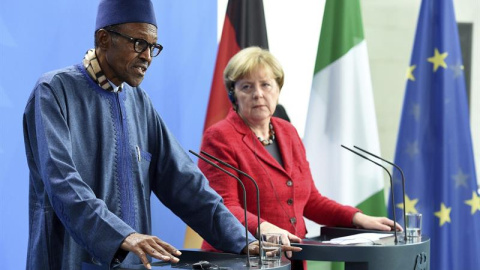 El presidente nigeriano, Muhammadu Buhari, y la canciller de Alemania, Angela Merkel, en una conferencia de prensa en Berlín / EFE El presidente nigeriano, Muhammadu Buhari, y la canciller de Alemania, Angela Merkel, en una conferencia de prensa en Berlín / EFE