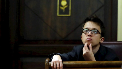 El diputado de Más País Íñigo Errejón, durante la segunda jornada del debate de investidura de Pedro Sánchez como presidente del Gobierno este domingo en el Congreso de los Diputados.EFE/Juan Carlos Hidalgo