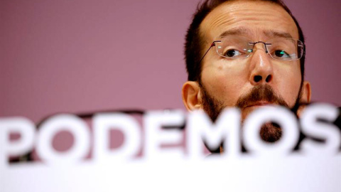 El secretario de Organización de Podemos, Pablo Echenique, durante la rueda de prensa que ha ofrecido hoy para informar de las medidas acordadas en el Consejo de Coordinación del partido. EFE/Sergio Barrenechea El secretario de Organización de Podemos, Pablo Echenique, durante la rueda de prensa que ha ofrecido hoy para informar de las medidas acordadas en el Consejo de Coordinación del partido. EFE/Sergio Barrenechea