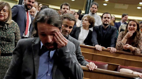 Pablo iglesias, emocionado después de que Pedro Sánchez fuese investido presidente. / EFE Pablo iglesias, emocionado después de que Pedro Sánchez fuese investido presidente. / EFE