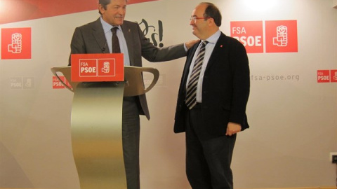 Miquel Iceta y Javier Fernández reunidos para debatir el 'no' a Mariano Rajoy. / Europa Press Miquel Iceta y Javier Fernández reunidos para debatir el 'no' a Mariano Rajoy. / Europa Press