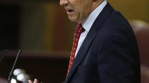 El portavoz del PP en el Congreso, Rafael Hernando, durante el pleno del Congreso que ha aprobado los Presupuestos para 2016. EFE/Paco Campos El portavoz del PP en el Congreso, Rafael Hernando, durante el pleno del Congreso que ha aprobado los Presupuestos para 2016. EFE/Paco Campos