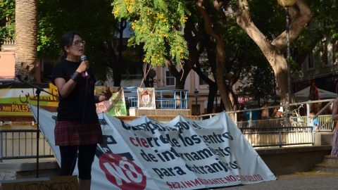 Betty Roca Hubbauer, portavoz de la campaña por el cierre de los Centros de Internamiento de Extranjeros. Betty Roca Hubbauer, portavoz de la campaña por el cierre de los Centros de Internamiento de Extranjeros.