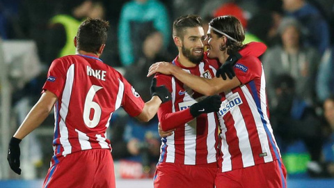 Los jugadores del Atlético de Madrid Koke, Yannick Carrasco y Filipe Luis celebran el gol ante el FK Rostov. - EFE Los jugadores del Atlético de Madrid Koke, Yannick Carrasco y Filipe Luis celebran el gol ante el FK Rostov. - EFE