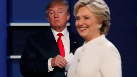 Hillary Clinton y Donald Trump, durante un momento del debate en Las Vegas. - REUTERS Hillary Clinton y Donald Trump, durante un momento del debate en Las Vegas. - REUTERS