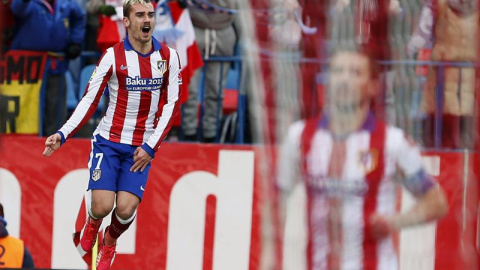 Griezmann celebra su gol, el tercero del Atlético contra el Real Madrid. /EFE Griezmann celebra su gol, el tercero del Atlético contra el Real Madrid. /EFE