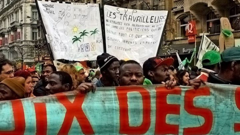 Trabajadores extranjeros se manifestaron en Bruselas el pasado mes de noviembre en defensa de sus derechos. /FERRAN BARBER Trabajadores extranjeros se manifestaron en Bruselas el pasado mes de noviembre en defensa de sus derechos. /FERRAN BARBER