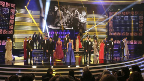 Actuación inicial de la gala de los Goya. /EFE