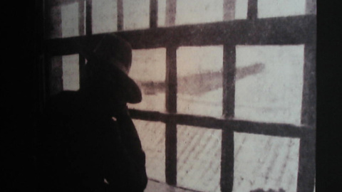 Elisa, fotografiada en la cárcel de Oporto, tras ser detenidas. / ARCHIVO NARCISO DE GABRIEL