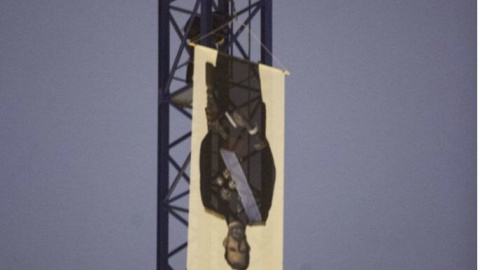 Imagen del cartel en el que podía leerse 'No tenemos rey' Imagen del cartel en el que podía leerse 'No tenemos rey'