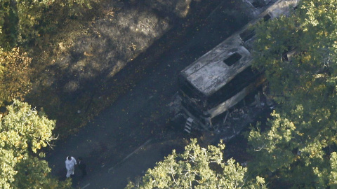 Una vista aérea del estado de los vehículos implicados en el accidente.- REUTERS / Regis