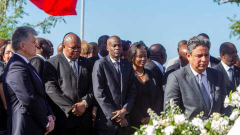 12/01/2020.- El presidente de Haití, Jovenel Moise (c), y altos cargos del Gobierno conmemoraron este domingo el décimo aniversario del devastador terremoto del 12 de enero de 2010 con una ceremonia celebrada en la comunidad de Saint-Christ