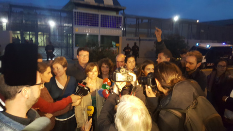 La presidenta del Parlament de Catalunya, Carme Forcadell, exige el cierre definitivo del Centro de Internamiento de Extranjeros (CIE) de Barcelona. / Twitter La presidenta del Parlament de Catalunya, Carme Forcadell, exige el cierre definitivo del Centro de Internamiento de Extranjeros (CIE) de Barcelona. / Twitter