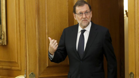El presidente del Gobierno en funciones, Mariano Rajoy espera ser recibido por el rey Felipe VI, en la segunda jornada de su ronda de contactos para buscar candidato a la investidura. EFE/Chema Moya El presidente del Gobierno en funciones, Mariano Rajoy espera ser recibido por el rey Felipe VI, en la segunda jornada de su ronda de contactos para buscar candidato a la investidura. EFE/Chema Moya
