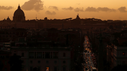 Tráfico en una carretera de Roma, Italia. REUTERS / Guglielmo Mangiapane Tráfico en una carretera de Roma, Italia. REUTERS / Guglielmo Mangiapane