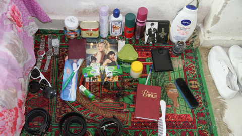 "Mesita de noche". Apartamento en el barrio de Boukhalef./ L. G.