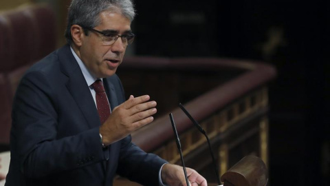 El portavoz del Partit Demòcrata Europeu Català (PDECat), Francesc Homs, durante su intervención en la sesión de la tarde de la segunda jornada del debate de investidura del candidato del PP, Mariano Rajoy, hoy en la Cámara baja. EFE/Balles