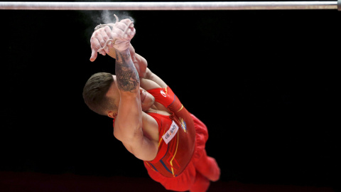 El gimnasta español Néstor Abad , durante una prueba clasificatoria del  Campeonato Mundial de Gimnasia Artística, en Glasgow/ . PHIL NOBLE (REUTERS)