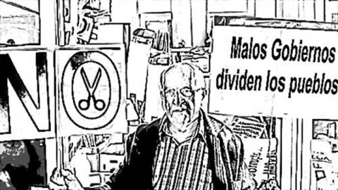Martín Sagrera, en el cuarto de su piso donde hace las pancartas. / HENRIQUE MARIÑO Martín Sagrera, en el cuarto de su piso donde hace las pancartas. / HENRIQUE MARIÑO