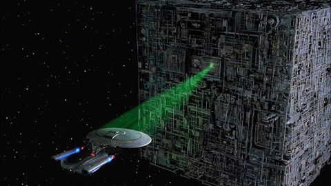 Un rayo tractor permite mover las naves en Star Trek. / © CBS