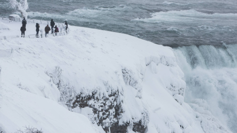 Las bajas temperaturas están presentes en Estados Unidos, sobre todo en la zona noreste. Este frío "histórico" ha provocado la congelación de las Cataratas del Niágara./ REUTERS