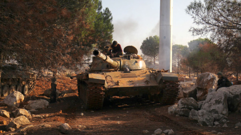 Un tanque de los rebeldes en el oeste de Alepo. REUTERS/Ammar Abdullah Un tanque de los rebeldes en el oeste de Alepo. REUTERS/Ammar Abdullah