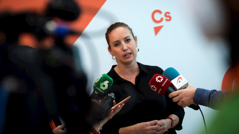La portavoz de la Comisión Gestora de Ciudadanos, Melisa Rodríguez, atiende a los medios de comunicación tras el Consejo Genral de la formación naranja - EFE/Luca Piergiovanni La portavoz de la Comisión Gestora de Ciudadanos, Melisa Rodríguez, atiende a los medios de comunicación tras el Consejo Genral de la formación naranja - EFE/Luca Piergiovanni