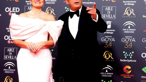 25/01/2020.- Los humoristas y presentadores de la gala, Silvia Abril (i) y Andreu Buenafuente, a su llegada a la entrega de los Premios Goya 2020 que se celebra esta noche en el Palacio de los Deportes José María Martín Carpena de Málaga. E