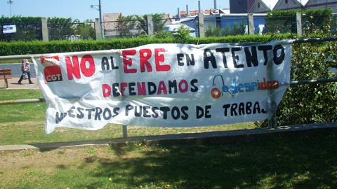 Pancarta protesta de CGT contra el ERE en Atento./ EUROPA PRESS Pancarta protesta de CGT contra el ERE en Atento./ EUROPA PRESS