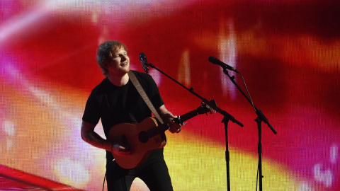 En una gala en el pabellón O2 Arena de Londres, Sheeran se impuso con su disco "X" en la categoría más relevante de la velada. REUTERS/Toby Melville
