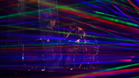 Royal Blood también actuó en la gala. REUTERS/Toby Melville