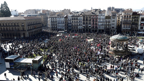 Una manifestación visibiliza en Pamplona la adhesión sindical a la huelga | EFE Una manifestación visibiliza en Pamplona la adhesión sindical a la huelga | EFE