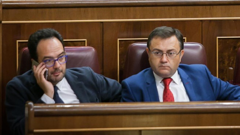 Antonio Hernando y Miguel Ángel Heredia, del Grupo Socialista. / EUROPA PRESS Antonio Hernando y Miguel Ángel Heredia, del Grupo Socialista. / EUROPA PRESS