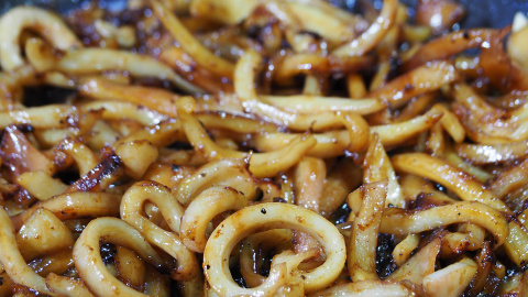 receta-calamares-encebollados receta calamares encebollados