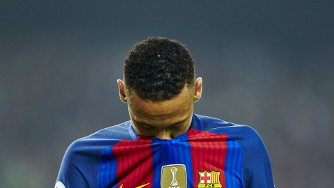 El delantero brasileño del FC Barcelona, Neymar da Silva durante un partido de Liga en el Camp Nou, en Barcelona. EFE/Alejandro García El delantero brasileño del FC Barcelona, Neymar da Silva durante un partido de Liga en el Camp Nou, en Barcelona. EFE/Alejandro García